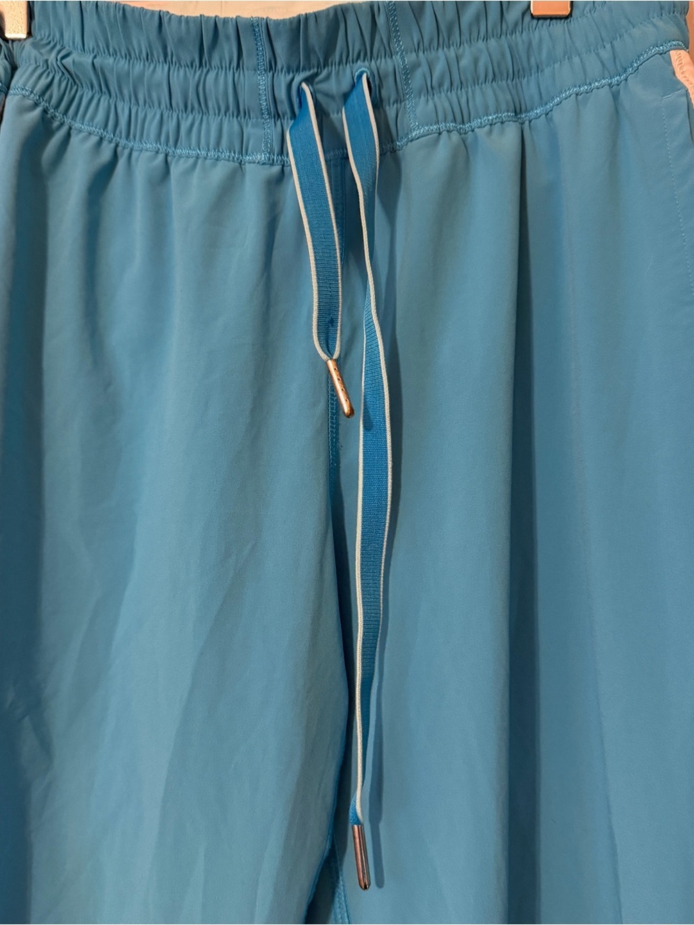 Lululemon Color blocked detail, blue, vacation, straight leg cut, mid rise waist - Picture 3 of 8